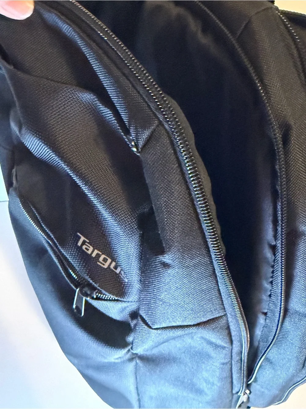 Targus Black Men's Laptop Backpack with Front Zip Pocket